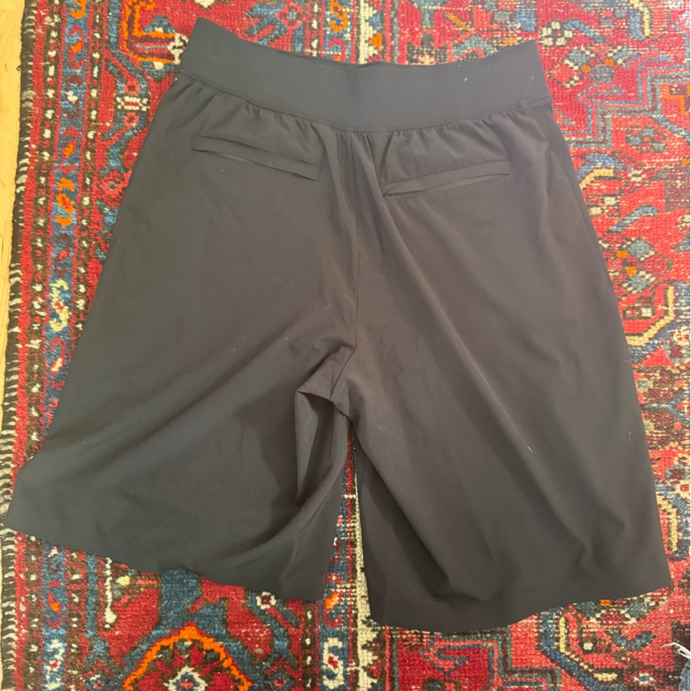 Athleta Women's Black Shorts - Picture 2 of 5